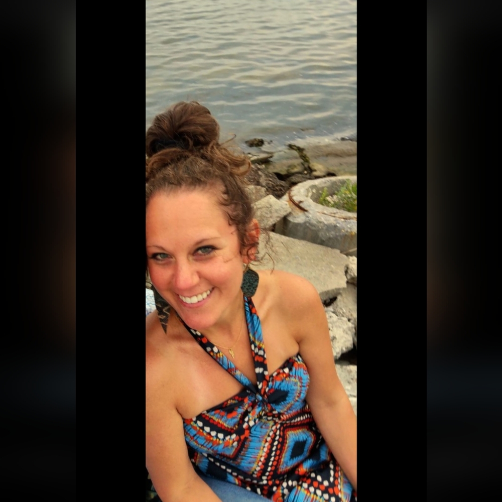 Meet your 5🌟 Posh Ambassador, Jennifer!